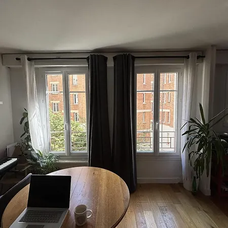 Apartment Cozy 47 M Near Pere-lachaise *